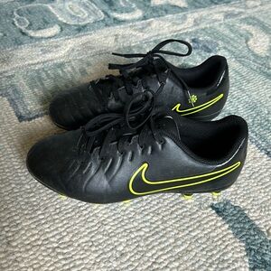 Nike kid soccer clits